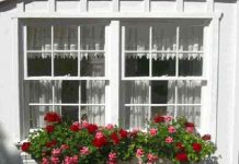 Làm đẹp cho khung cửa sổ với những vật dụng đơn giản