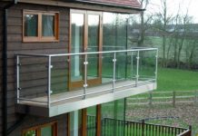 Lan can kính mặt tiền: Sự sang trọng của ngôi nhà