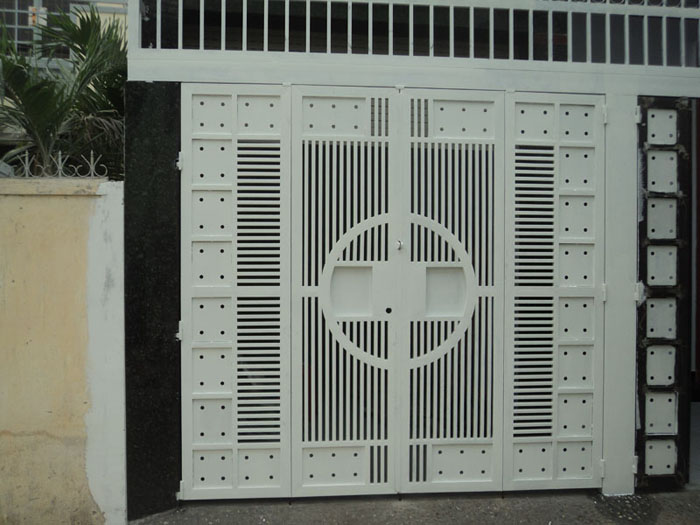 Cửa cổng sắt tại Hà Nội